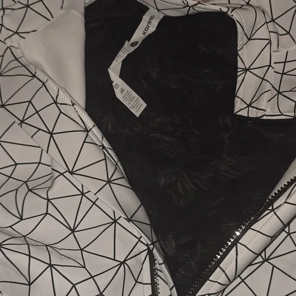 Karma Geometric Patterned Women's Jacket - Picture 2 of 4